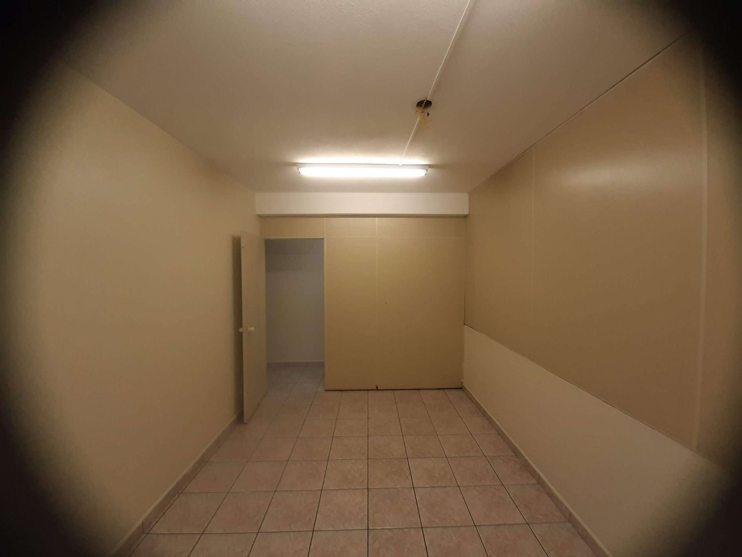 2° andar, 1° sala a direita.