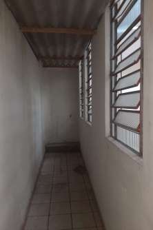 Corredor lateral (térreo)