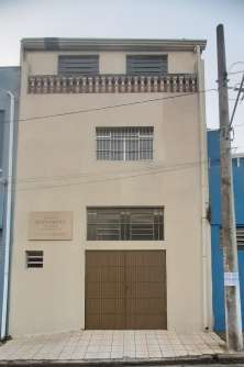 Frente do Prédio (rua sem saída).