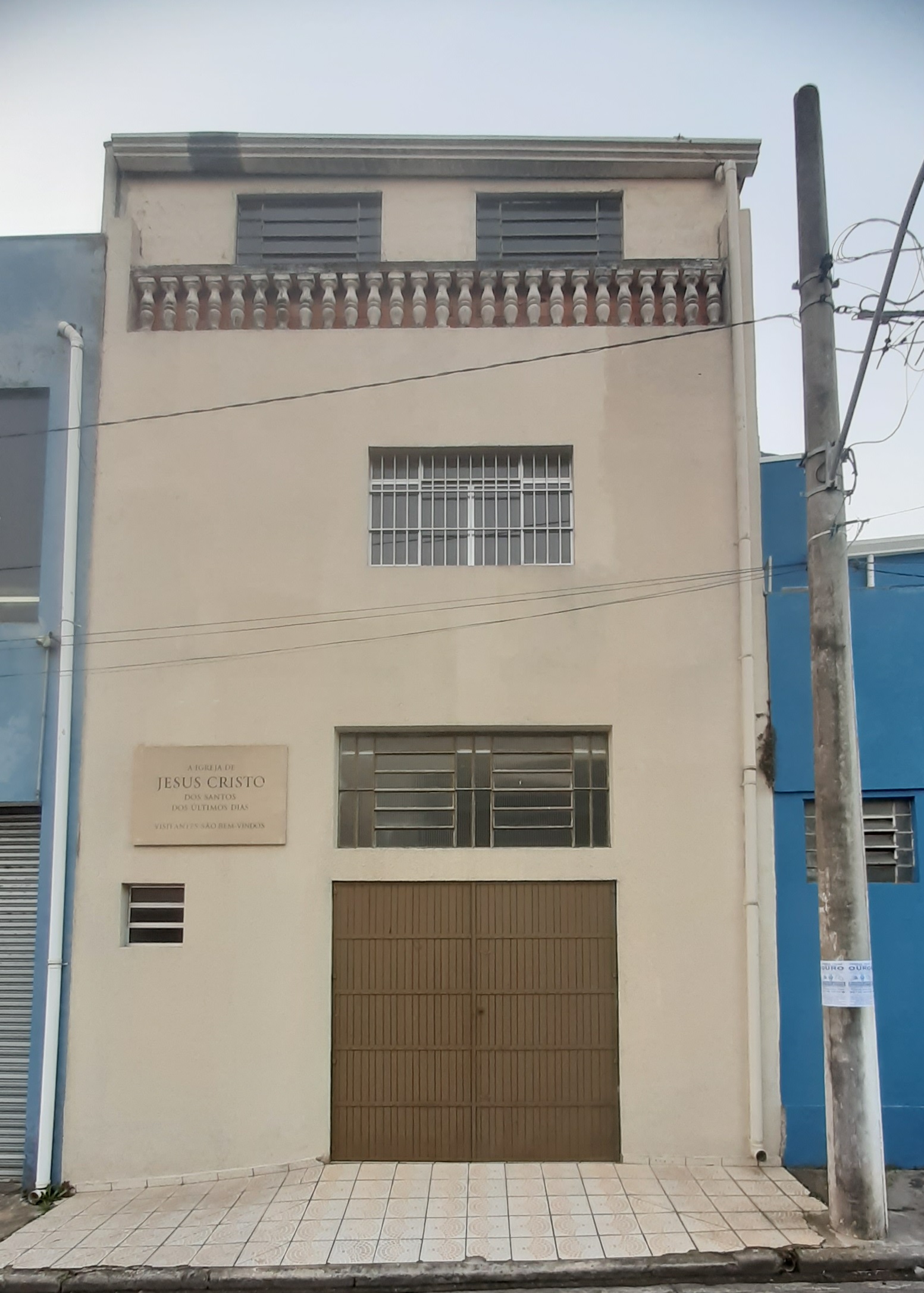 Frente do Prédio (rua sem saída).
