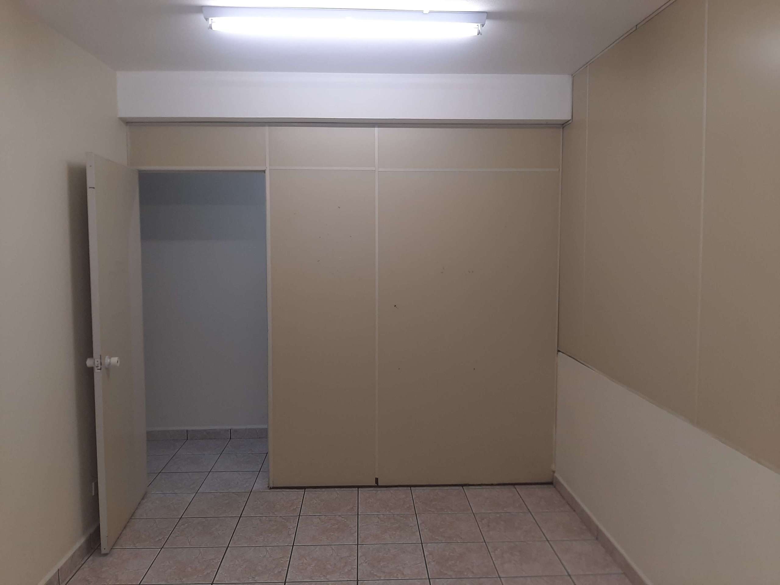2° andar 2° sala a direita.