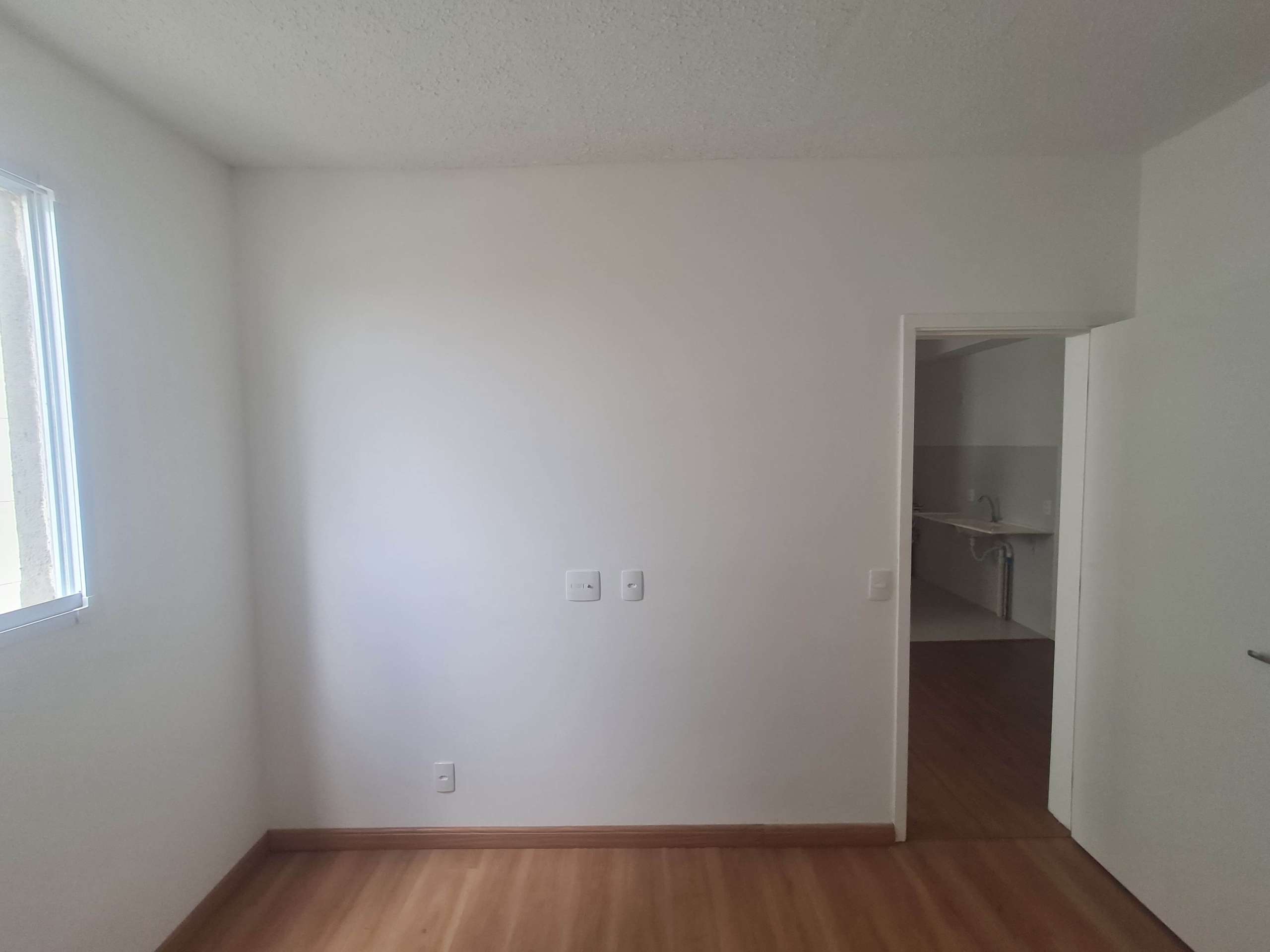 Quarto (esquerda)_001