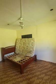 Quarto dos fundos (casa principal)_003