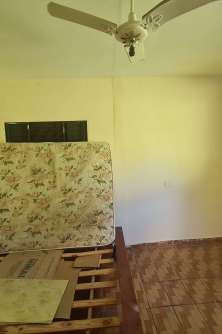 Quarto dos fundos (casa principal)_004