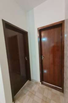 Portas (quarto e banheiro).