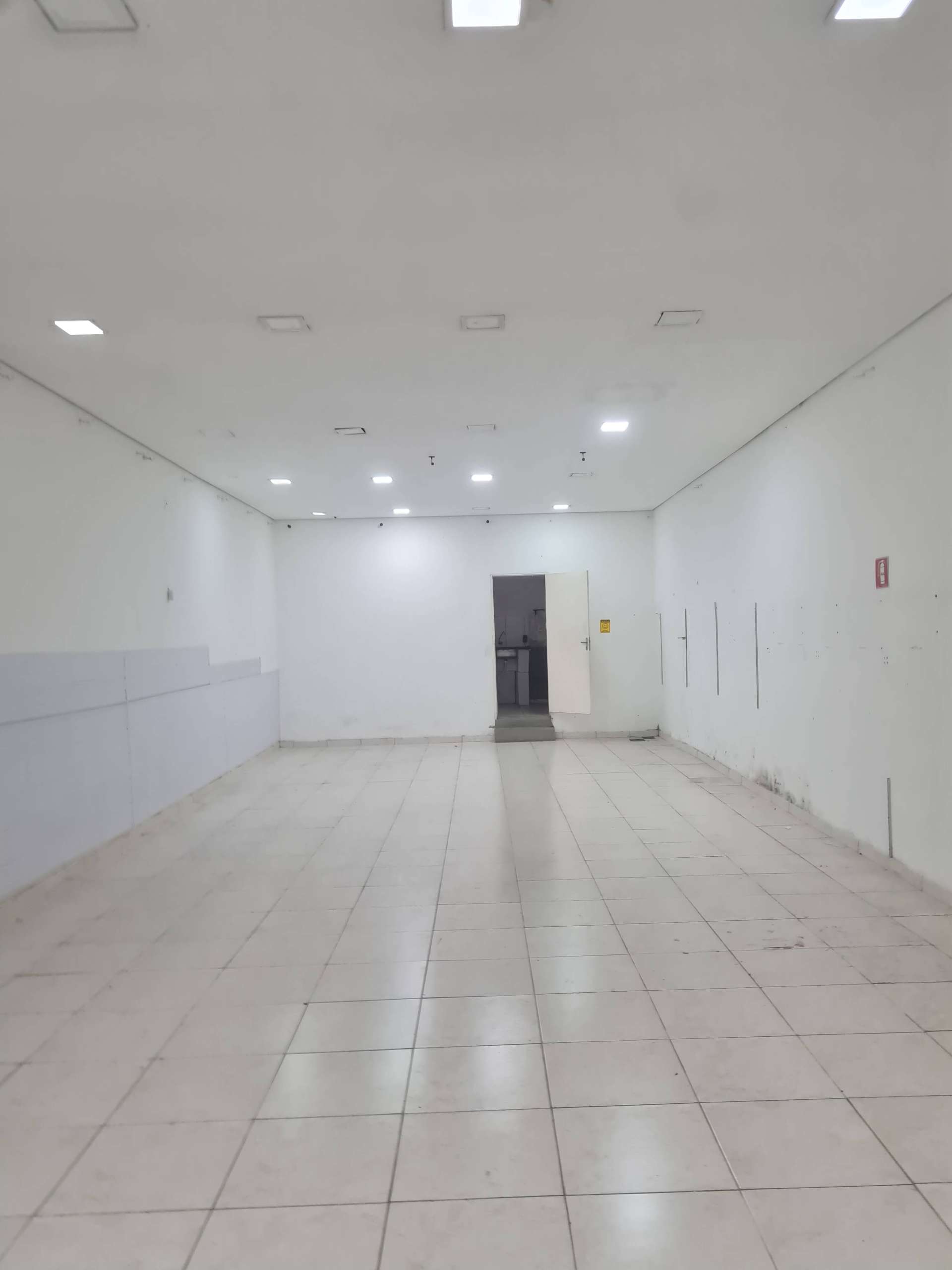 Salão, área interna, fundos_001