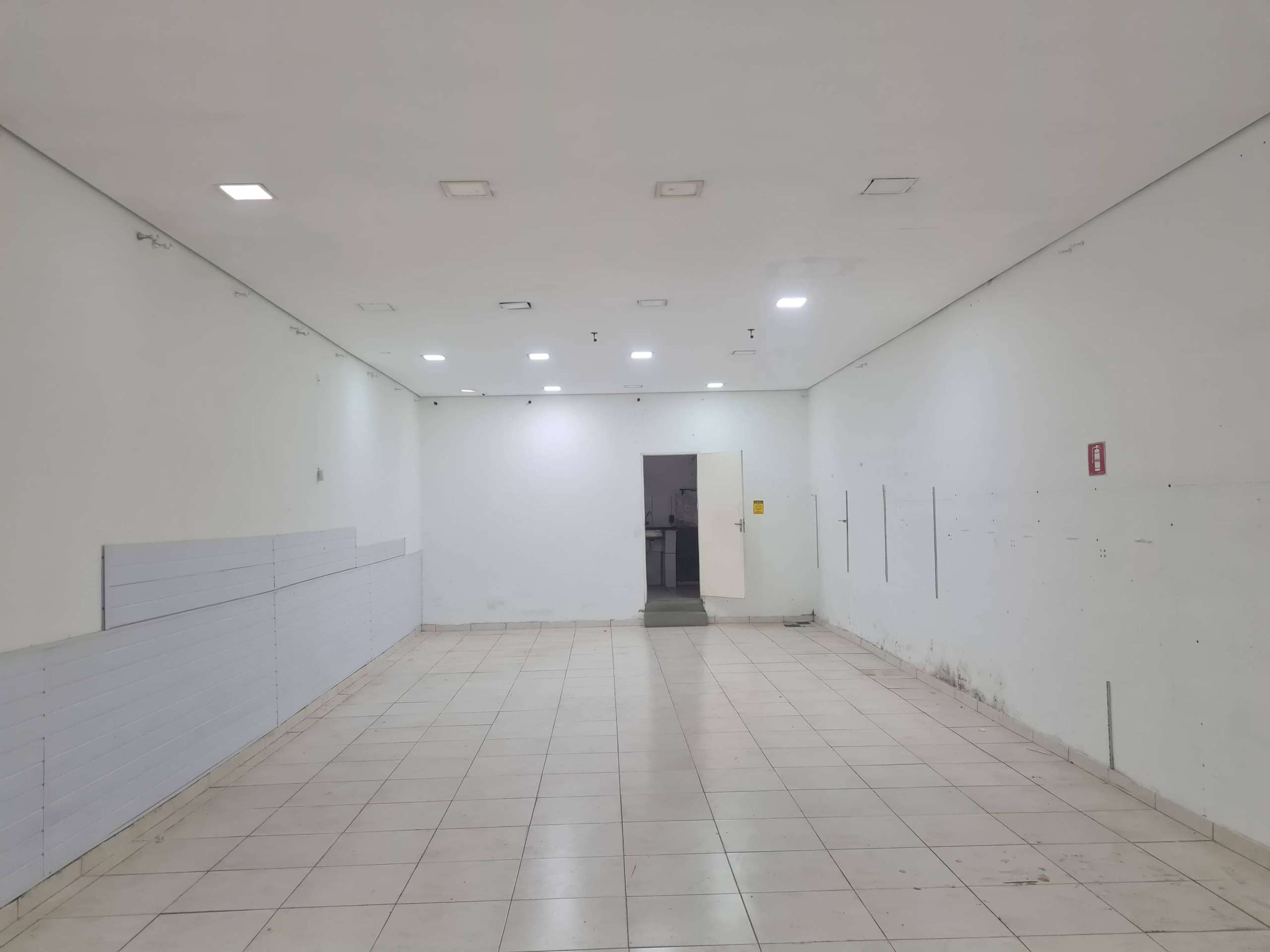 Salão, área interna, fundos_003
