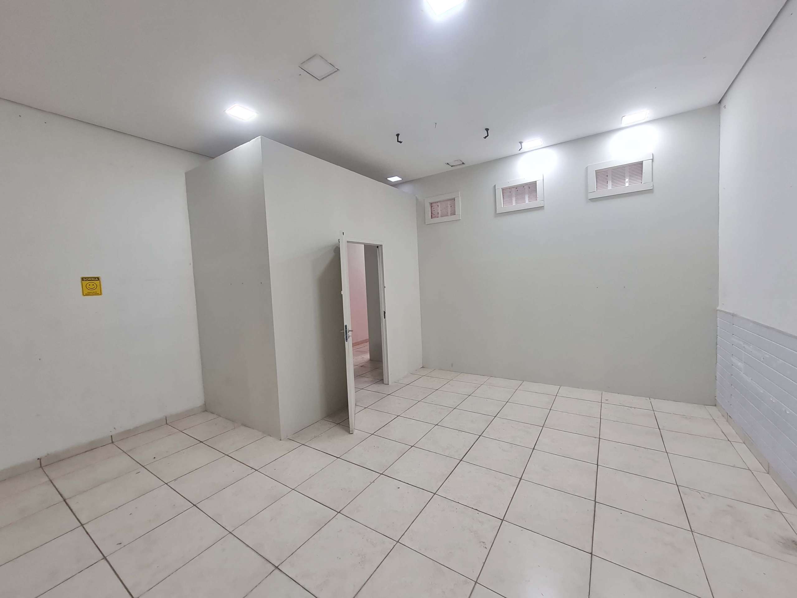 Salão, área interna, fundos_005
