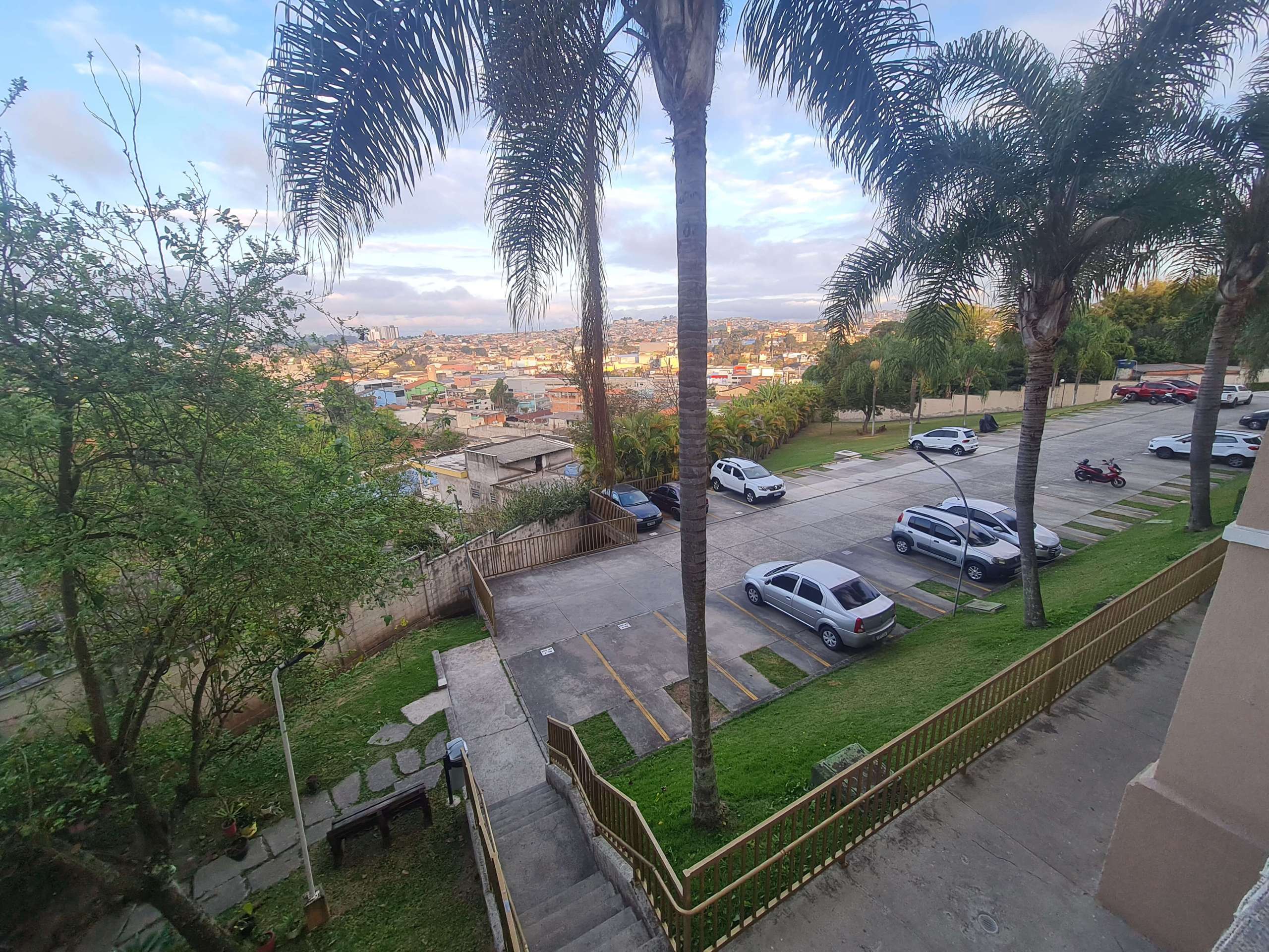 Estacionamento (fundos).