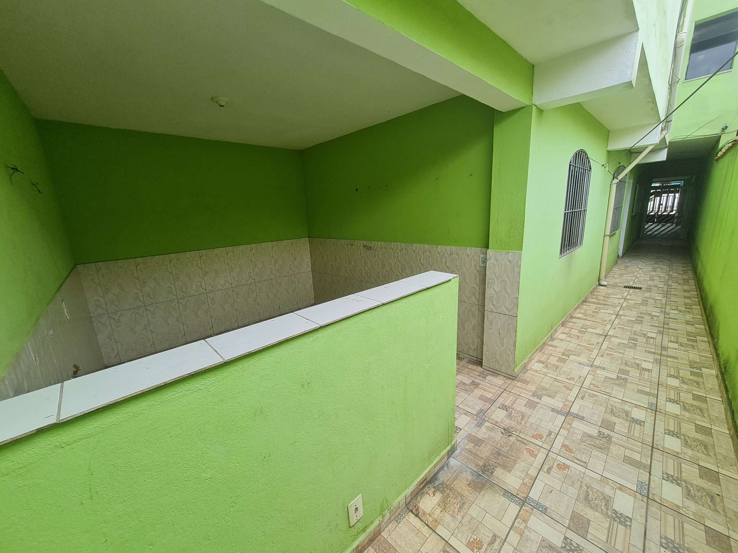 Lavanderia e corredor: casa térreo.