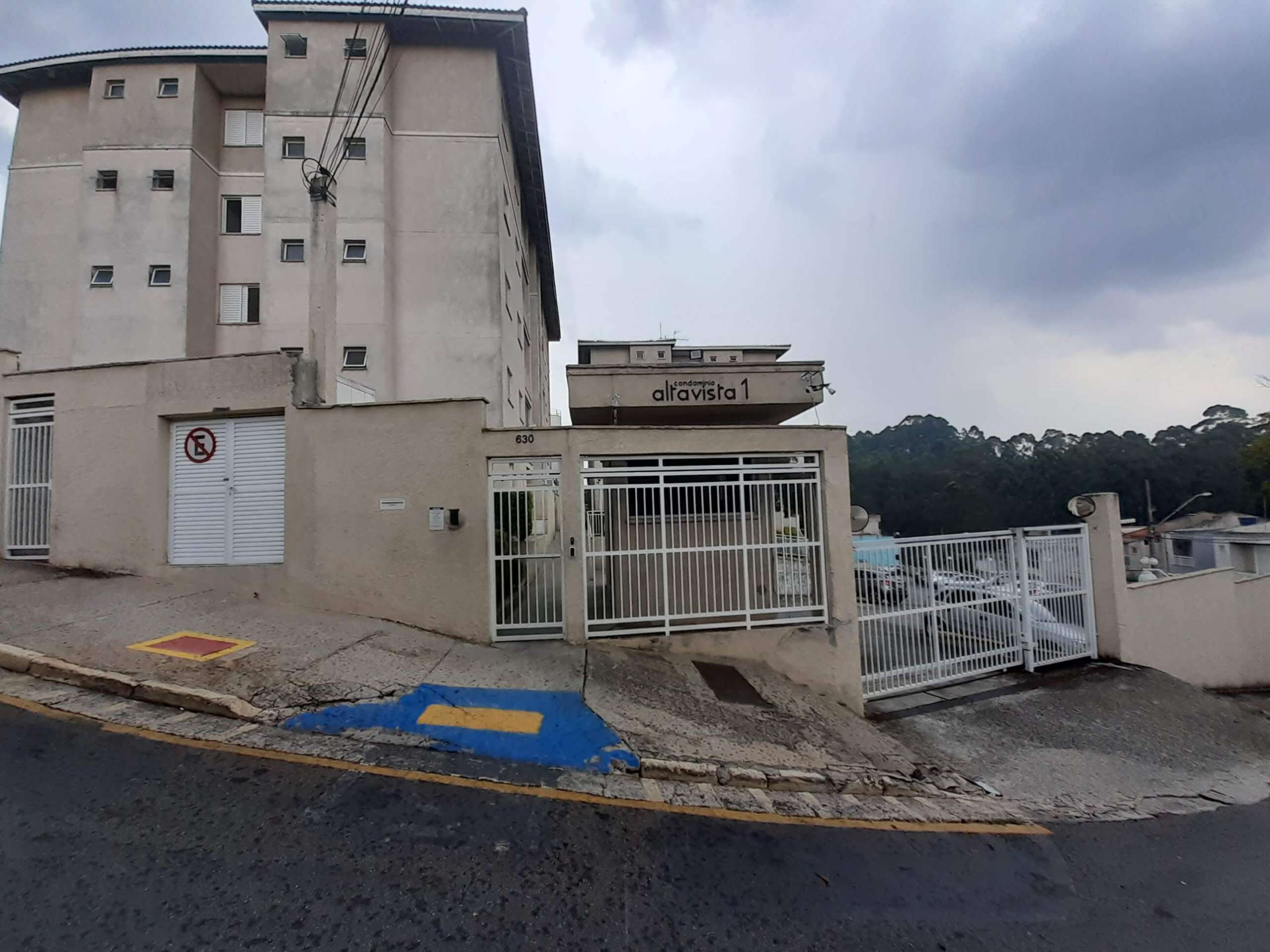 Frente do condomínio_002