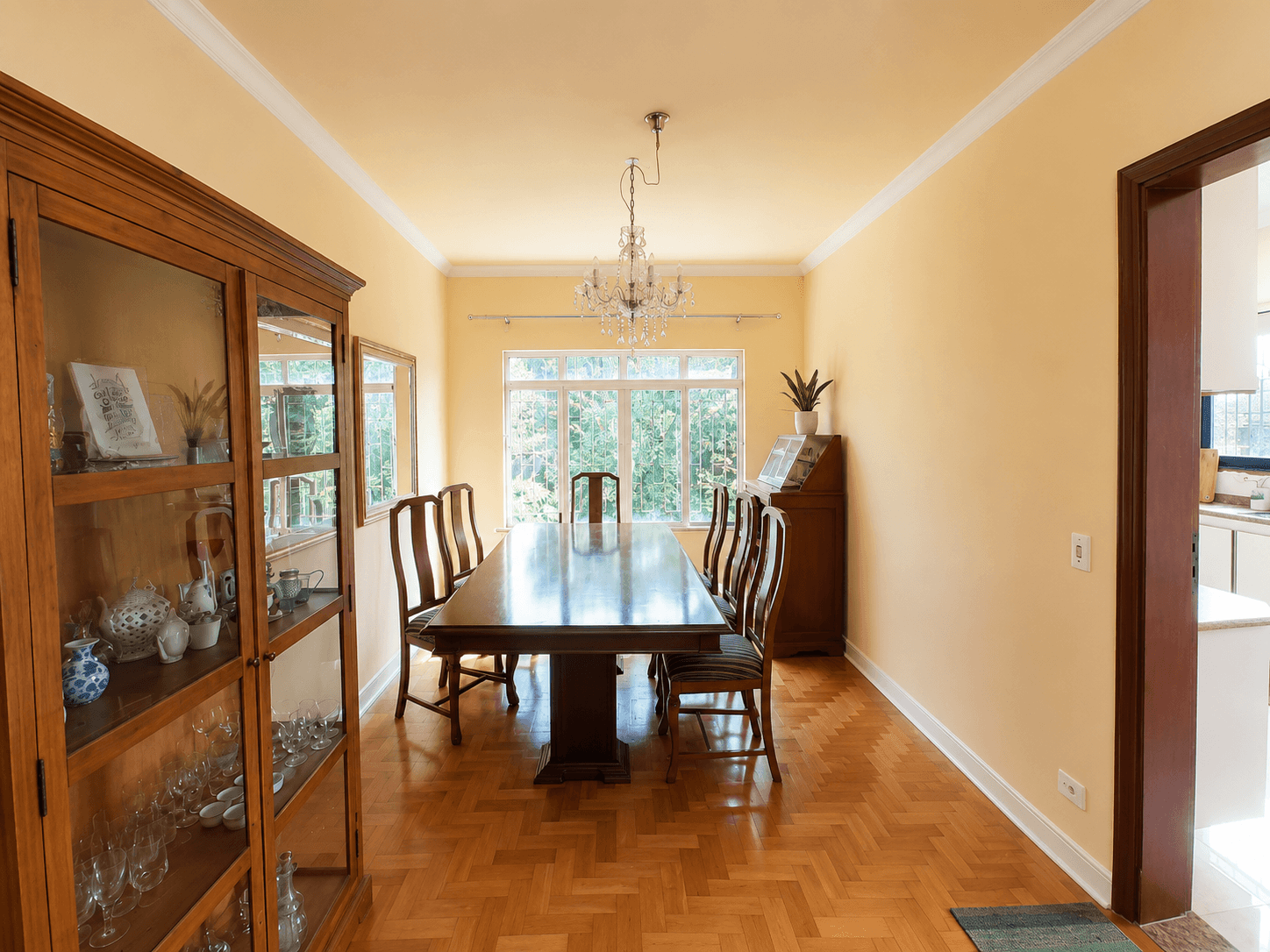 Sala de jantar localizada no pavimento térreo do imóvel_002