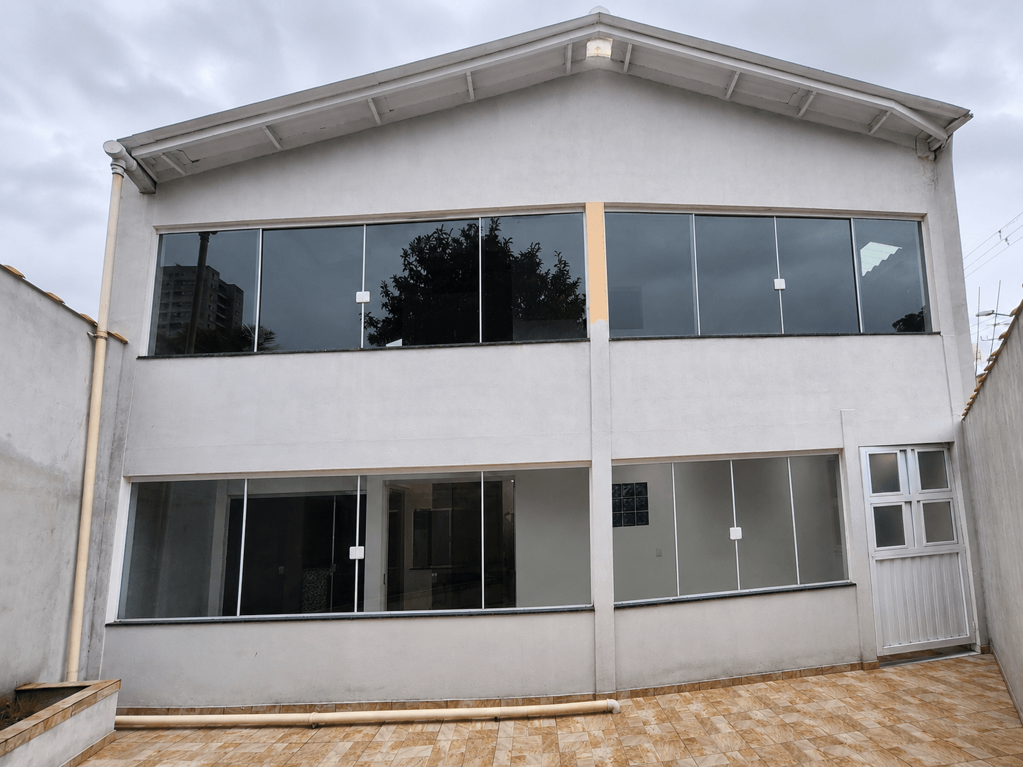 Casa (visão do quintal).