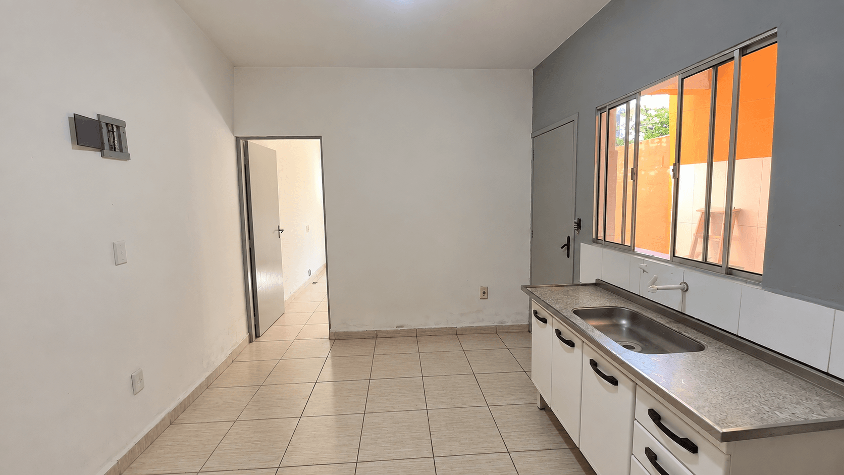 Cozinha - vista para a área interna
